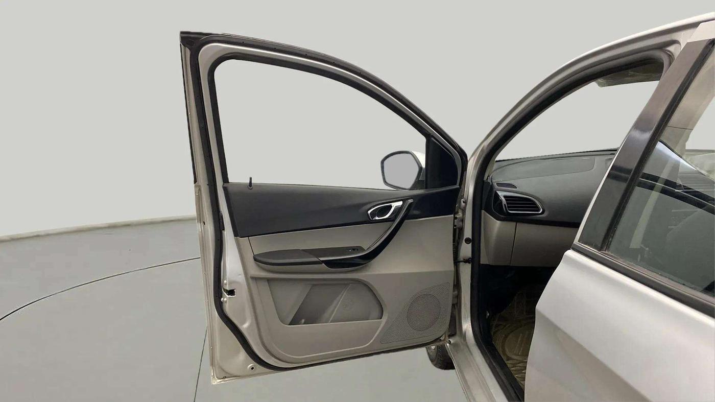 2017 Tata Tiago XZA PETROL, Petrol, Automatic, 73,294 km, LHS Front Door