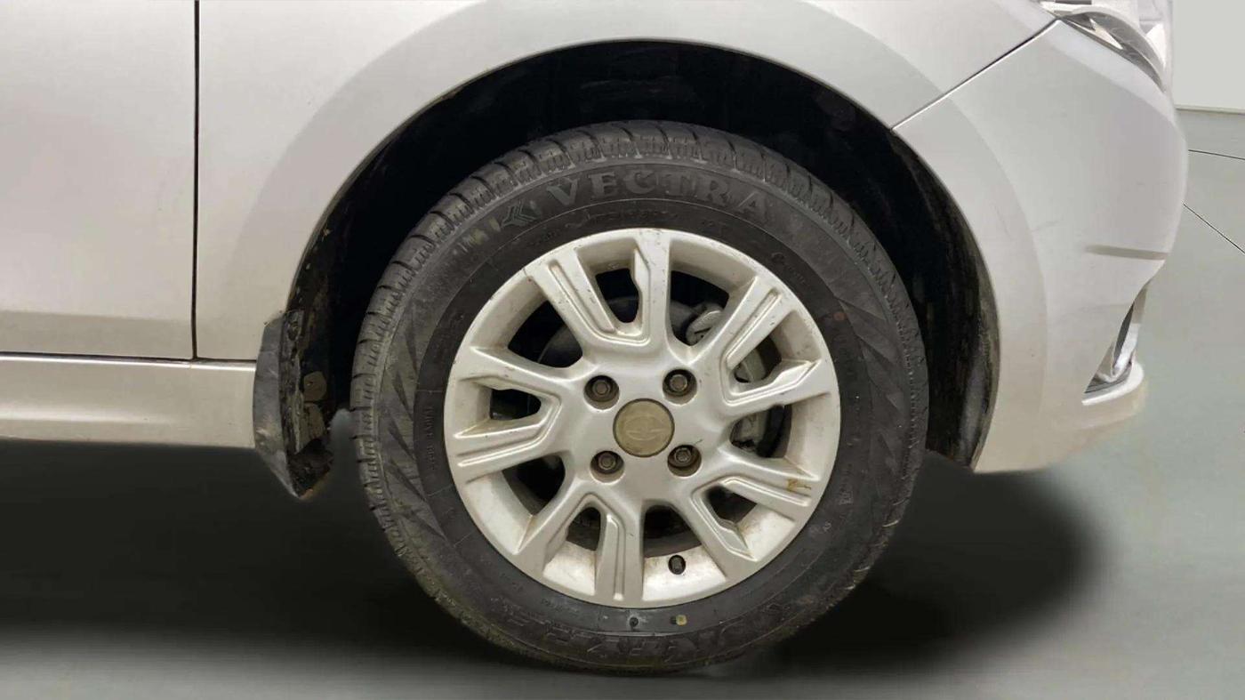 2017 Tata Tiago XZA PETROL, Petrol, Automatic, 73,294 km, Left Front Wheel