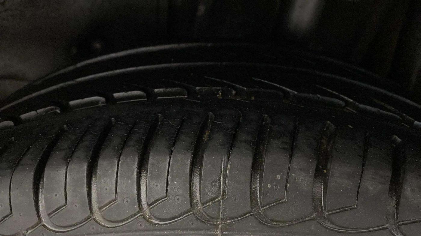 2017 Tata Tiago XZA PETROL, Petrol, Automatic, 73,294 km, Left Rear Tyre Tread