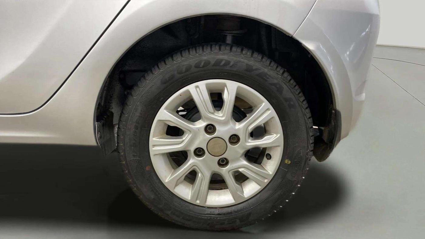 2017 Tata Tiago XZA PETROL, Petrol, Automatic, 73,294 km, Left Rear Wheel