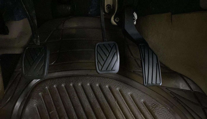 2018 Maruti Ciaz DELTA 1.5 SHVS MT PETROL, Petrol, Manual, 63,743 km, Pedals