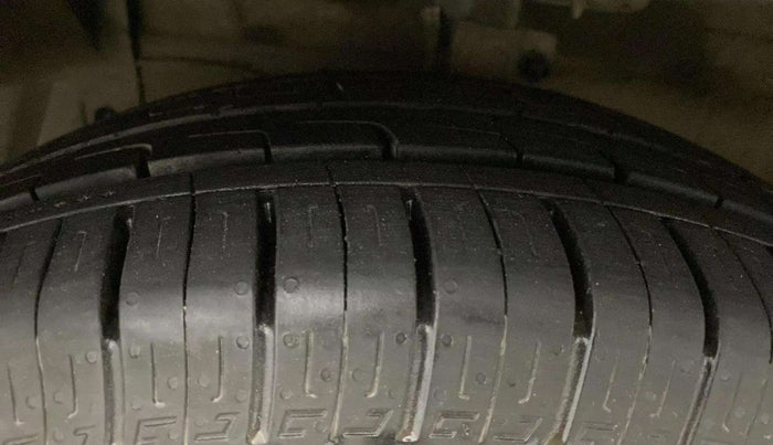 2018 Maruti Ciaz DELTA 1.5 SHVS MT PETROL, Petrol, Manual, 63,743 km, Left Front Tyre Tread