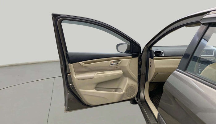 2018 Maruti Ciaz DELTA 1.5 SHVS MT PETROL, Petrol, Manual, 63,743 km, LHS Front Door