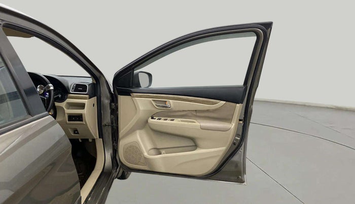 2018 Maruti Ciaz DELTA 1.5 SHVS MT PETROL, Petrol, Manual, 63,743 km, RHS Front Door