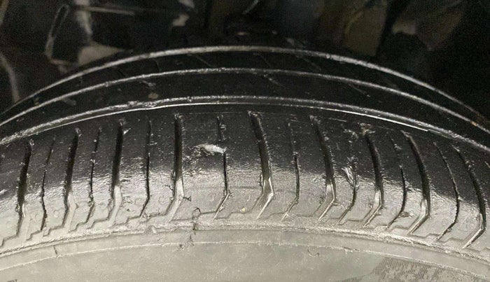 2022 Tata PUNCH ADVENTURE MT, Petrol, Manual, 45,715 km, Left Front Tyre Tread