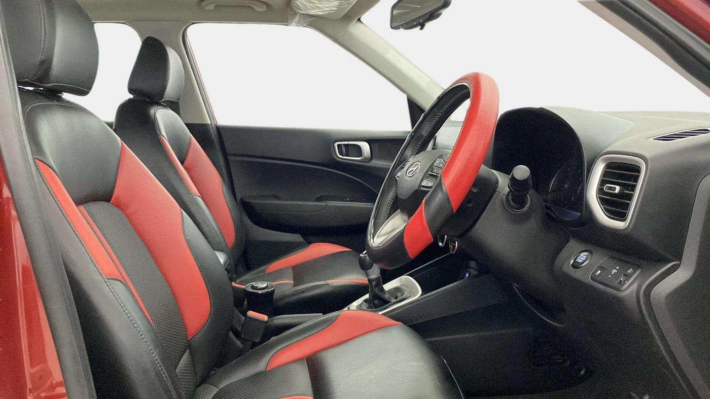 2019 Hyundai VENUE SX PLUS 1.0 TURBO DCT, Petrol, Automatic, 20,525 km, Right Side Front Door Cabin