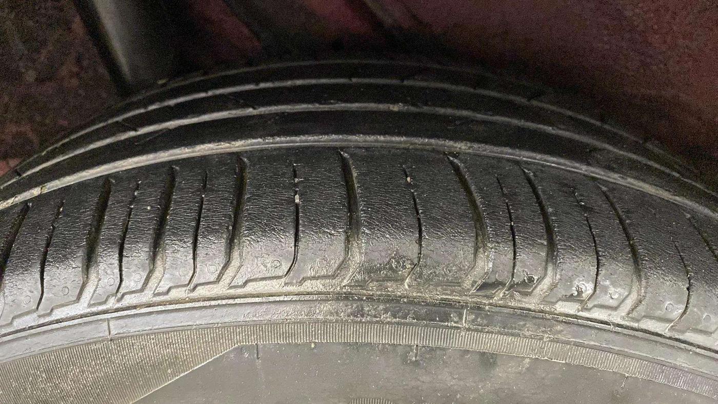 2019 Hyundai VENUE SX PLUS 1.0 TURBO DCT, Petrol, Automatic, 20,525 km, Right Rear Tyre Tread