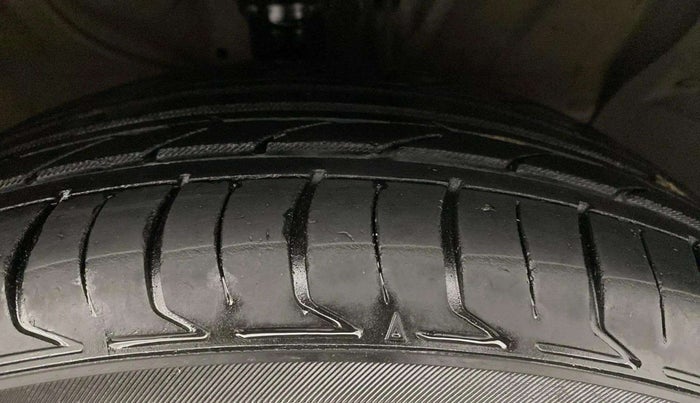 2018 Hyundai Creta E PLUS 1.6 PETROL, Petrol, Manual, 88,704 km, Right Front Tyre Tread