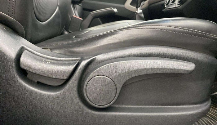 2018 Hyundai Creta E PLUS 1.6 PETROL, Petrol, Manual, 88,704 km, Driver Side Adjustment Panel