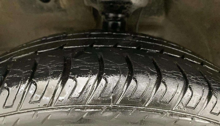 2014 Maruti Wagon R 1.0 VXI, Petrol, Manual, 78,636 km, Left Front Tyre Tread