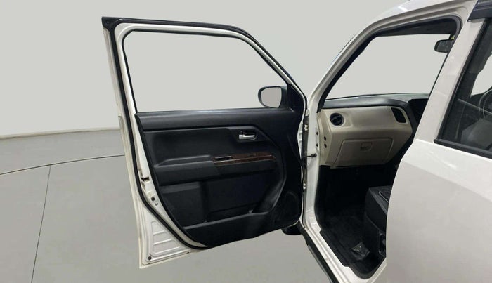 2022 Maruti New Wagon-R VXI CNG 1.0, CNG, Manual, 76,537 km, LHS Front Door