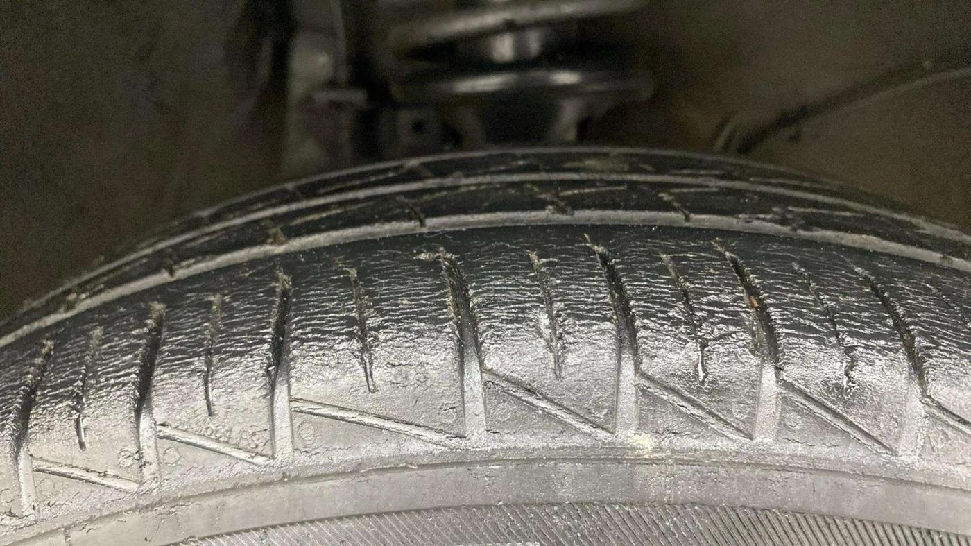 2021 Maruti Alto VXI, Petrol, Manual, 39,501 km, Left Front Tyre Tread