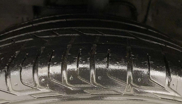 2020 Tata NEXON XMA PETROL, Petrol, Automatic, 36,694 km, Left Front Tyre Tread