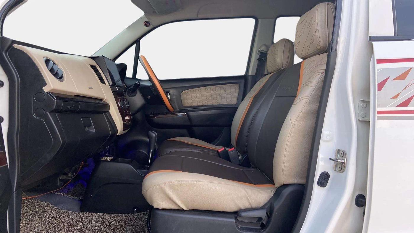 2018 Maruti Wagon R 1.0 VXI (O) AMT, Petrol, Automatic, 86,356 km, Right Side Front Door Cabin