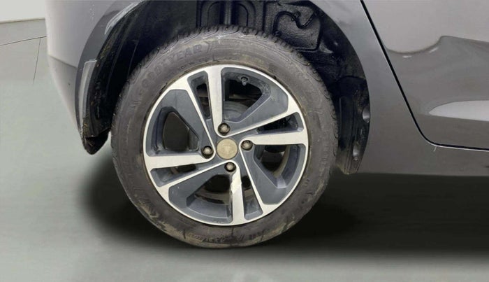 2022 Tata ALTROZ XZ PLUS DIESEL DARK EDITION, Diesel, Manual, 32,717 km, Right Rear Wheel