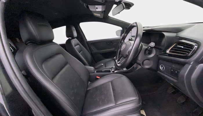 2022 Tata ALTROZ XZ PLUS DIESEL DARK EDITION, Diesel, Manual, 32,717 km, Right Side Front Door Cabin