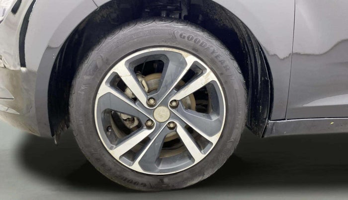2022 Tata ALTROZ XZ PLUS DIESEL DARK EDITION, Diesel, Manual, 32,717 km, Left Front Wheel