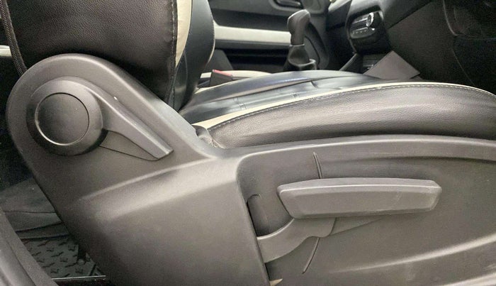 2023 Tata PUNCH ACCOMPLISHED DAZZLE PACK MT, Petrol, Manual, 22,056 km, Driver Side Adjustment Panel