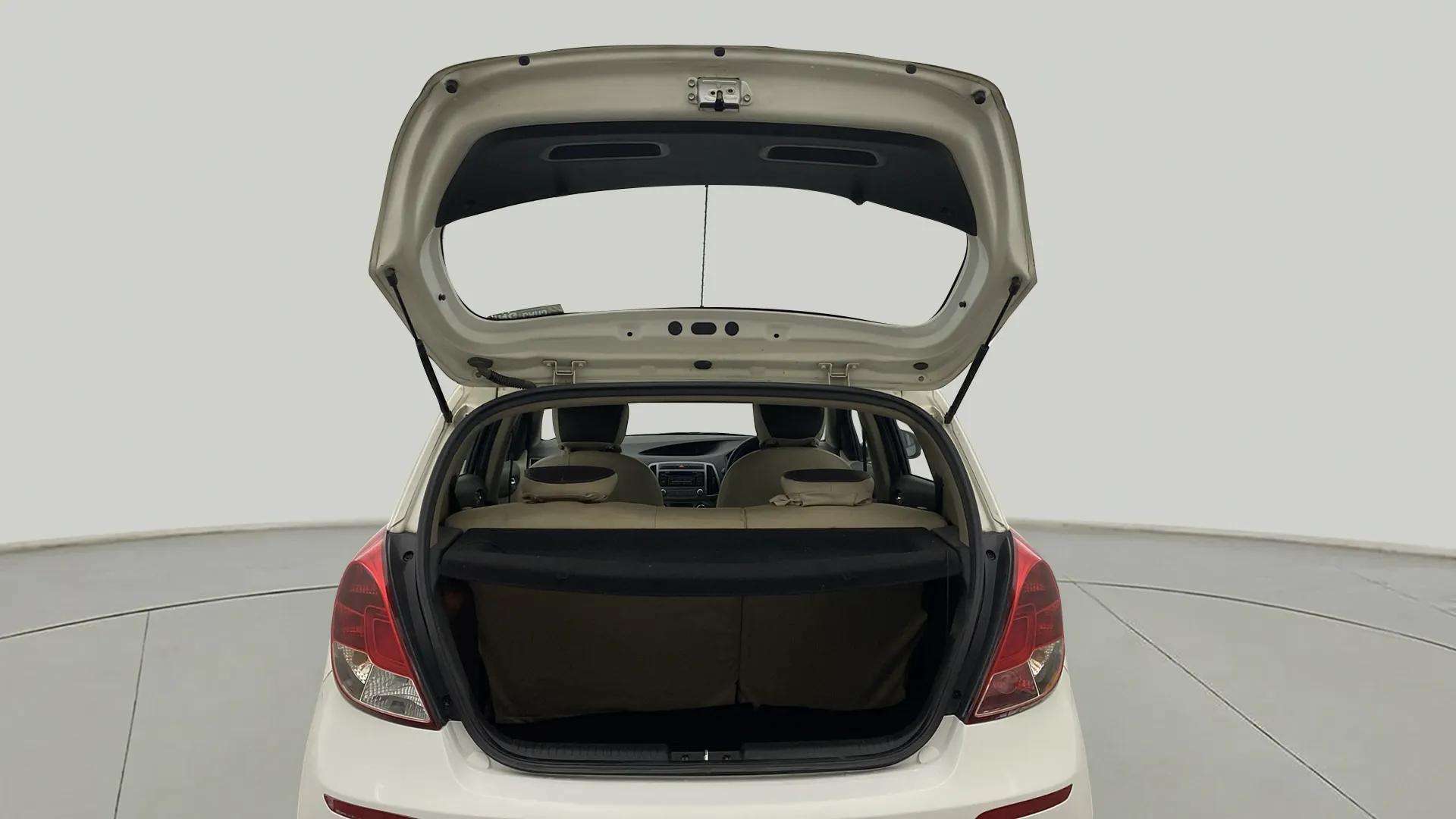 Boot-Open-Top-Half-View-43