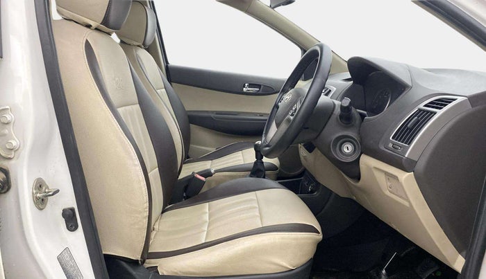 2014 Hyundai i20 SPORTZ 1.2, Petrol, Manual, 64,478 km, Right Side Front Door Cabin