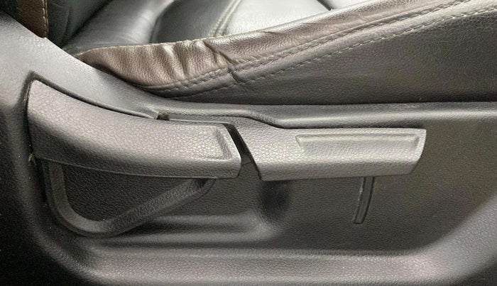 2023 KIA SELTOS  HTK PLUS 1.5 PETROL MT, Petrol, Manual, 65,031 km, Driver Side Adjustment Panel