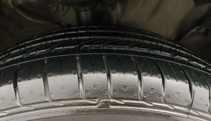 2021 KIA SELTOS HTK PLUS AT 1.5 DIESEL, Diesel, Automatic, 59,732 km, Right Front Tyre Tread