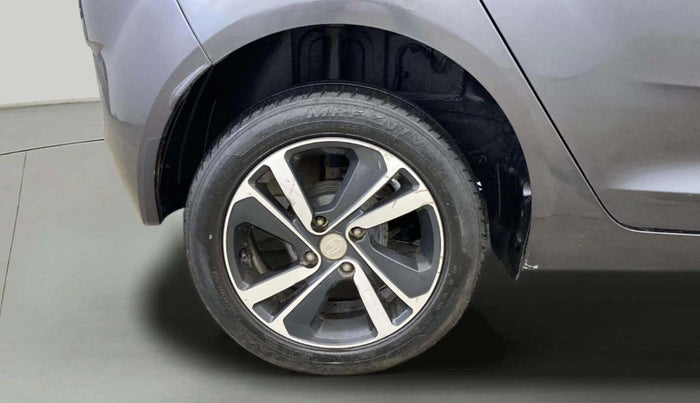 2021 Tata ALTROZ XZ PETROL, Petrol, Manual, 60,675 km, Right Rear Wheel