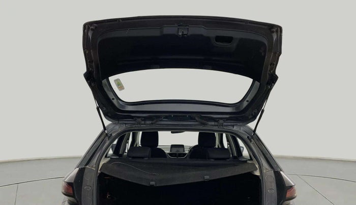 2021 Tata ALTROZ XZ PETROL, Petrol, Manual, 60,675 km, Boot Door Open