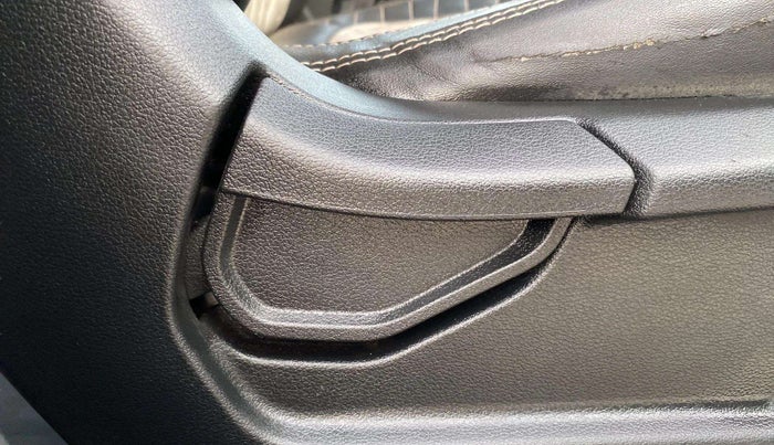 2021 Hyundai VENUE S 1.2, Petrol, Manual, 55,122 km, Driver Side Adjustment Panel