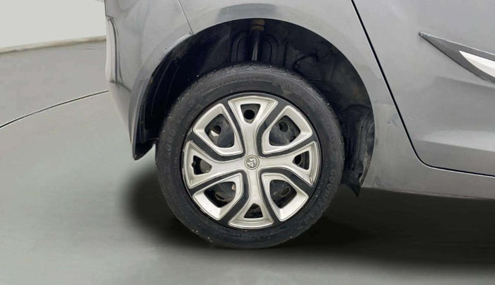 2022 Tata ALTROZ XM PLUS DIESEL, Diesel, Manual, 51,920 km, Right Rear Wheel