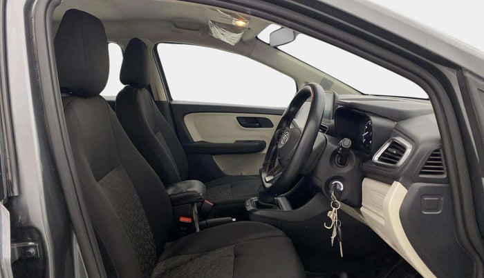 2022 Tata ALTROZ XM PLUS DIESEL, Diesel, Manual, 51,920 km, Right Side Front Door Cabin