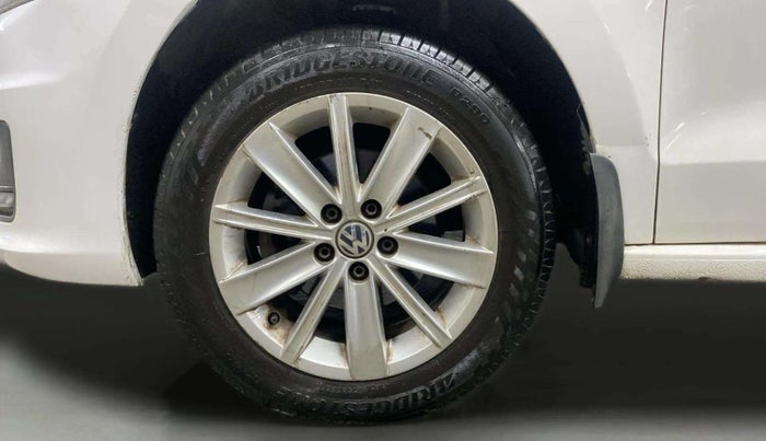 2017 Volkswagen Vento HIGHLINE PETROL AT, Petrol, Automatic, 80,342 km, Left Front Wheel