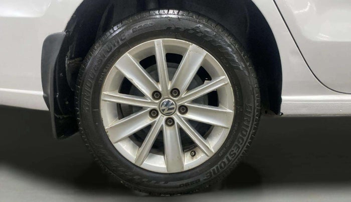 2017 Volkswagen Vento HIGHLINE PETROL AT, Petrol, Automatic, 80,342 km, Right Rear Wheel