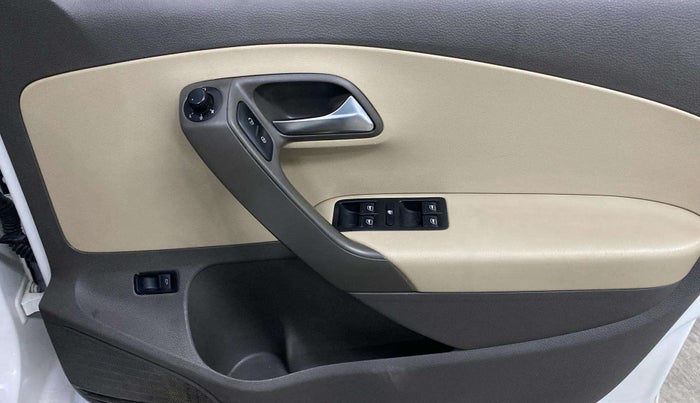 2017 Volkswagen Vento HIGHLINE PETROL AT, Petrol, Automatic, 80,342 km, Driver Side Door Panels Control