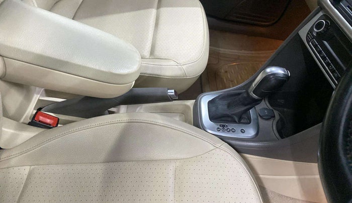 2017 Volkswagen Vento HIGHLINE PETROL AT, Petrol, Automatic, 80,342 km, Gear Lever