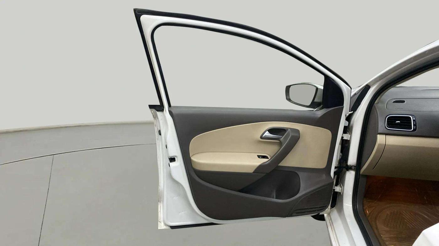 2017 Volkswagen Vento HIGHLINE PETROL AT, Petrol, Automatic, 80,342 km, LHS Front Door