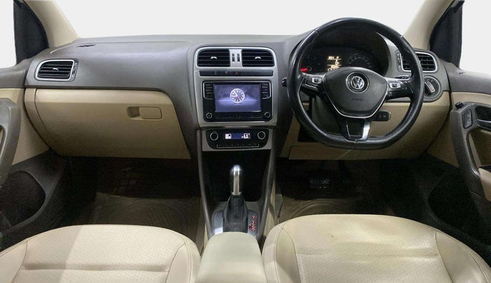 2017 Volkswagen Vento HIGHLINE PETROL AT, Petrol, Automatic, 80,342 km, Dashboard