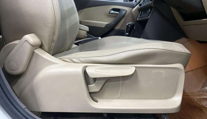 2017 Volkswagen Vento HIGHLINE PETROL AT, Petrol, Automatic, 80,342 km, Driver Side Adjustment Panel
