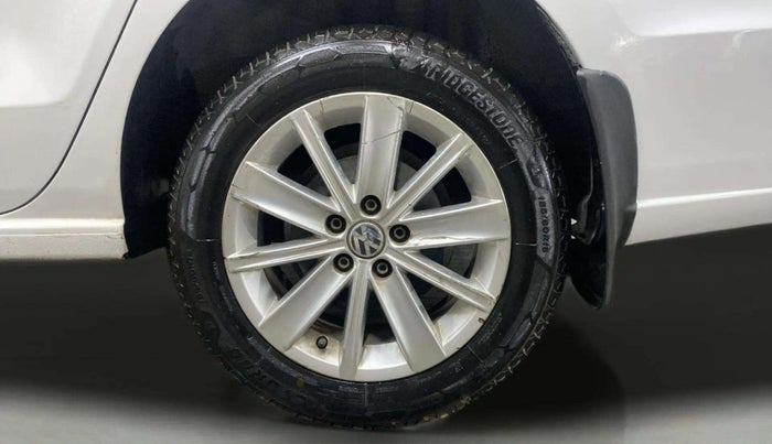 2017 Volkswagen Vento HIGHLINE PETROL AT, Petrol, Automatic, 80,342 km, Left Rear Wheel