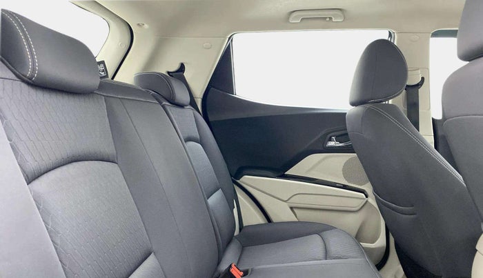 2023 Mahindra XUV300 W8 1.5 DIESEL, Diesel, Manual, 43,568 km, Right Side Rear Door Cabin