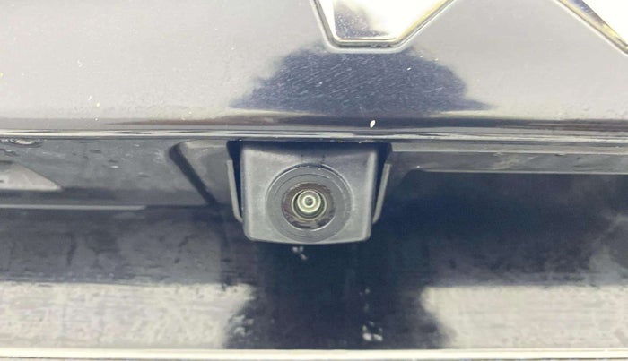 2023 Mahindra XUV300 W8 1.5 DIESEL, Diesel, Manual, 43,568 km, Parking Camera