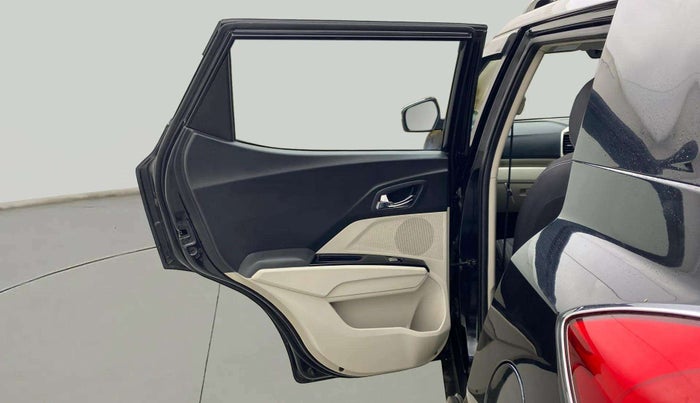 2023 Mahindra XUV300 W8 1.5 DIESEL, Diesel, Manual, 43,568 km, LHS Rear Door