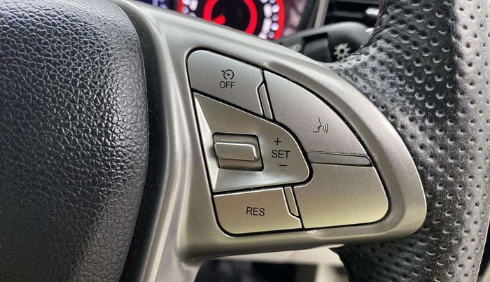 2023 Mahindra XUV300 W8 1.5 DIESEL, Diesel, Manual, 43,568 km, Adaptive Cruise Control