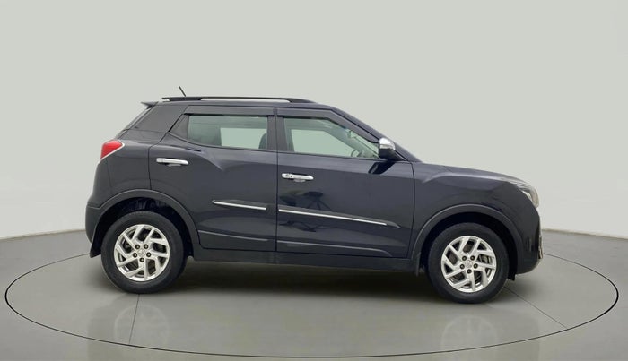 2023 Mahindra XUV300 W8 1.5 DIESEL, Diesel, Manual, 43,568 km, Right Side View