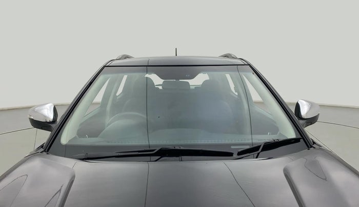 2023 Mahindra XUV300 W8 1.5 DIESEL, Diesel, Manual, 43,568 km, Front Windshield