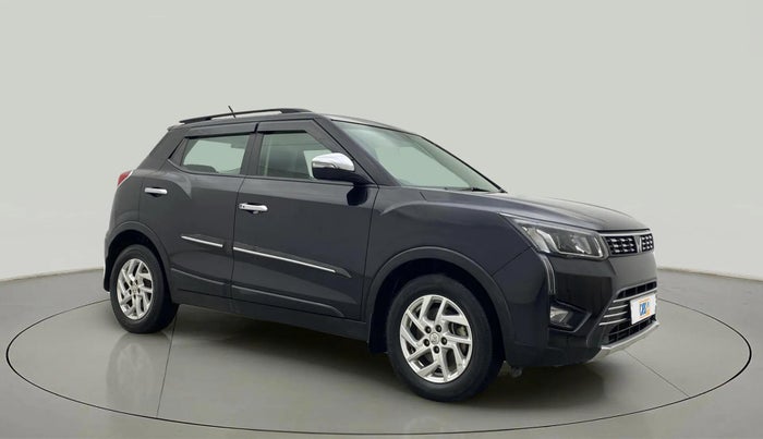 2023 Mahindra XUV300 W8 1.5 DIESEL, Diesel, Manual, 43,568 km, Right Front Diagonal