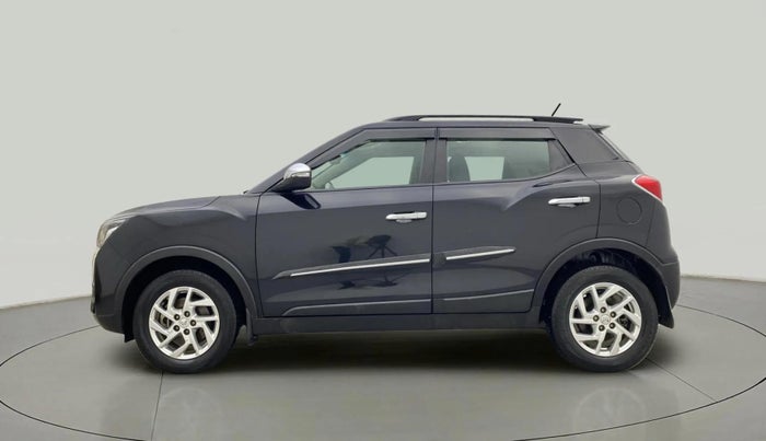 2023 Mahindra XUV300 W8 1.5 DIESEL, Diesel, Manual, 43,568 km, Left Side