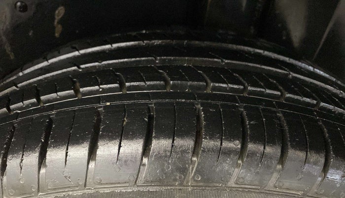 2022 MG HECTOR SHINE 1.5 PETROL TURBO MT, Petrol, Manual, 25,751 km, Left Rear Tyre Tread