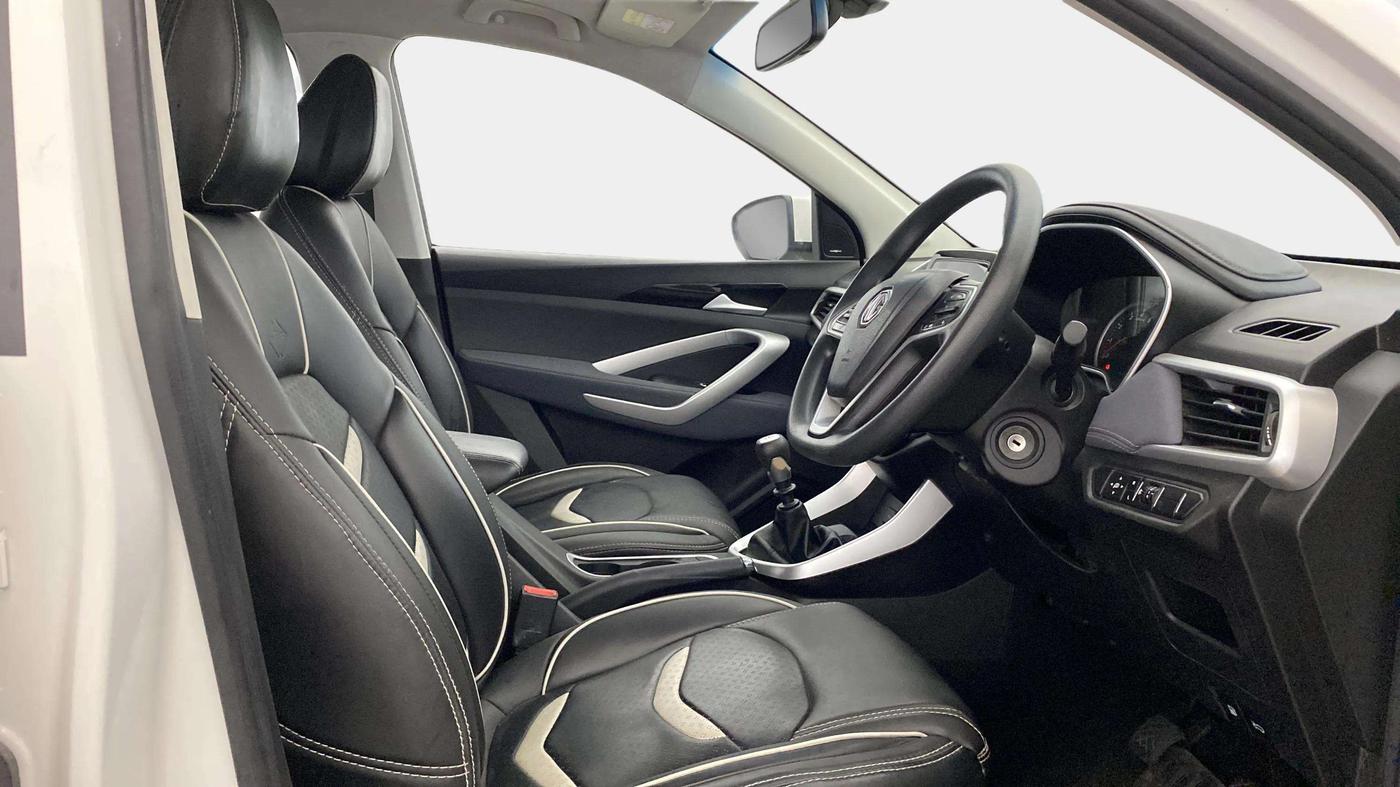 2022 MG HECTOR SHINE 1.5 PETROL TURBO MT, Petrol, Manual, 25,798 km, Right Side Front Door Cabin