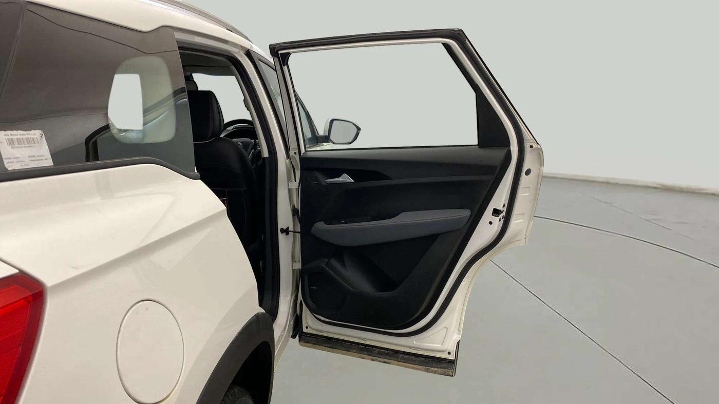 2022 MG HECTOR SHINE 1.5 PETROL TURBO MT, Petrol, Manual, 25,798 km, RHS Rear Door